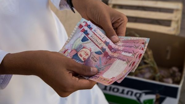 The visa condition for families joining an expat employee has been changed from 600 rials ($1,558) to 300 rials ($779). (File photo)