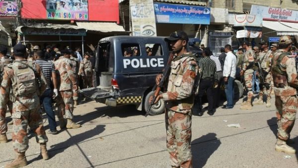 Pakistani security personnel on the streets of Karachi after gunmen shot dead seven policemen guarding a polio vaccination team on April 20, 2016. (AFP/Asif Hassan) Pakistani security personnel on the streets of Karachi after gunmen shot dead seven policemen guarding a polio vaccination team on April 20, 2016. (AFP/Asif Hassan)