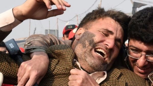 9 قتلى في اعتداء انتحاري في باكستان
