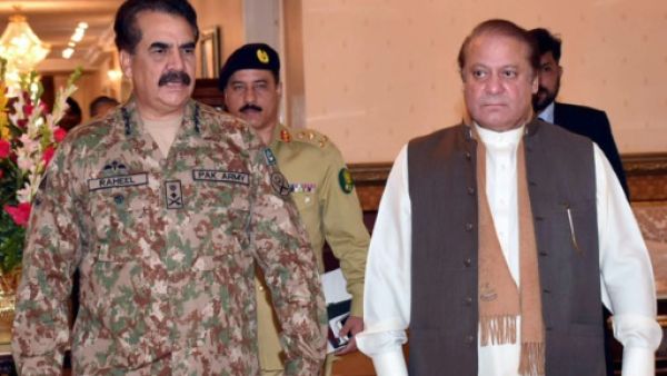 رئيس الوزراء الباكستاني نواز شريف ورئيس اركان الجيش الجنرال راحيل شريف

