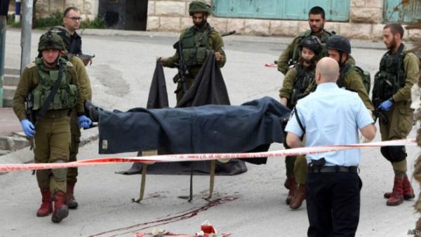 فيديو يظهر جنديا إسرائيليا "يطلق النار على رأس جريح فلسطيني ملقى على الأرض"