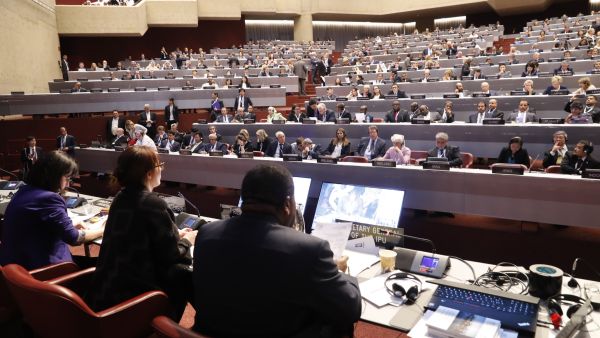  الاتحاد البرلماني الدولي يرفض بلغة حازمة قرار الإدارة الأمريكية بشأن القدس كلياً ويعتبره لاغياً وباطلاً