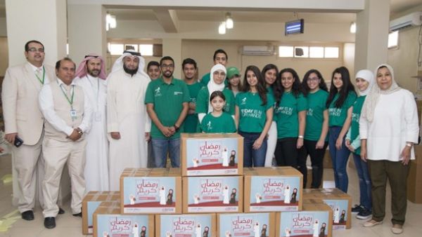 Distribution of the boxes will be carried out by the Kuwait Food Bank and LOYAC’s community service program. Distribution of the boxes will be carried out by the Kuwait Food Bank and LOYAC’s community service program.