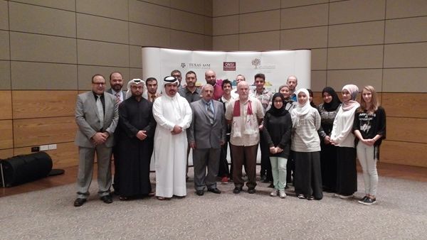 Mr Thomas Altman, an expert on laser and light activities, with members of the audience from the ‘Ibn Al-Haytham Days’ event. 
