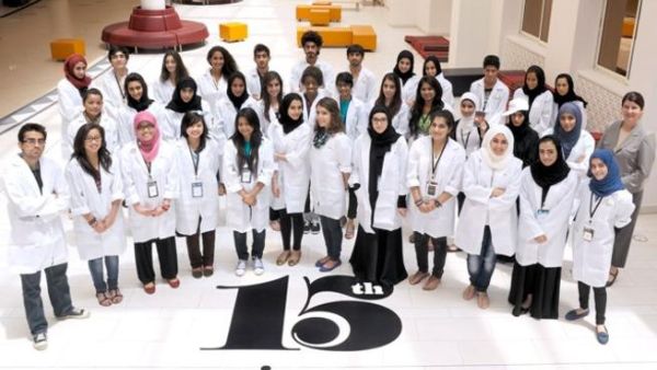 Incoming undergraduate class with VCUQatar Dean Allyson Vanstone
