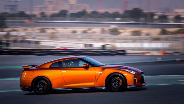 نيسان GT-R 