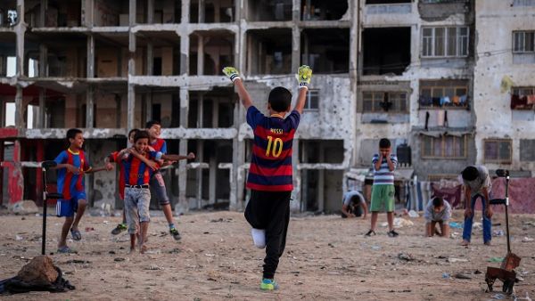 الفائز بجائزة مُسابقة "لحظات" ناشونال جيوغرافيك 2018 محمد البراوي  طالب من فلسطين – 22 سنة