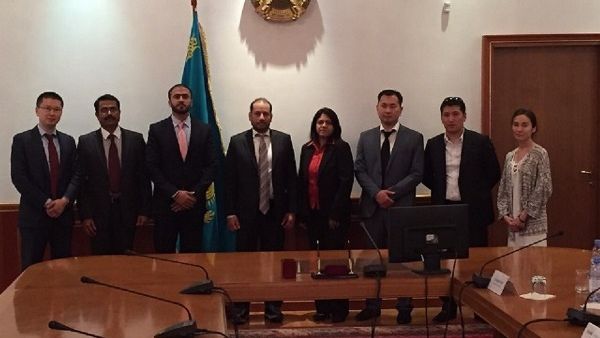 Kazakhstan Customs officials receiving Dubai Customs delegation 