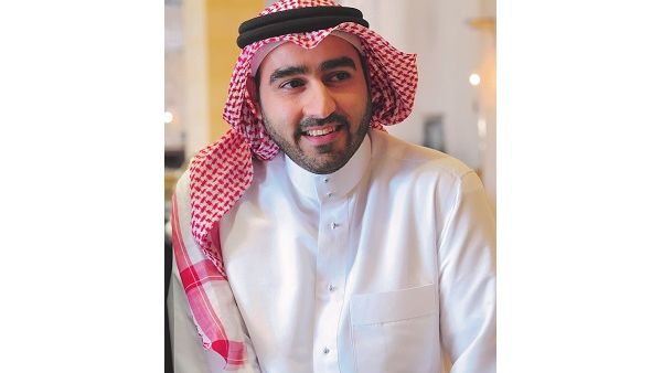مصعب الشافعي, مدير المنتجع في منتجع موﭭنبيك شاطئ الخبر الأنيق