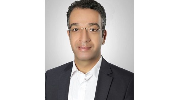 السيد أحمد صدقي مدير فندق هيلتون القاهرة بمركز التجارة العالمي للشقق الفندقية. السيد أحمد صدقي مدير فندق هيلتون القاهرة بمركز التجارة العالمي للشقق الفندقية.