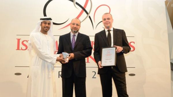 Abdulkadir Hussain receiving the award Abdulkadir Hussain receiving the award
