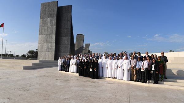Talal Al Dhiyebi, Chief Executive Officer at Aldar, and members of the company’s management team and employees During the visit. Talal Al Dhiyebi, Chief Executive Officer at Aldar, and members of the company’s management team and employees During the visit.