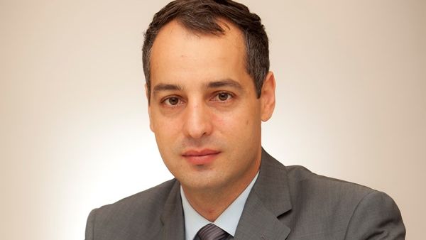 الدكتور أليكسيس أنتونياديس الأستاذ المساعد في الجامعة الدكتور أليكسيس أنتونياديس الأستاذ المساعد في الجامعة