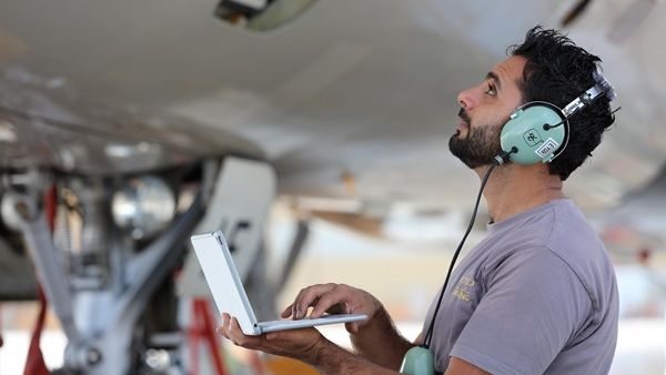مهندس في الاتحاد للطيران الهندسية