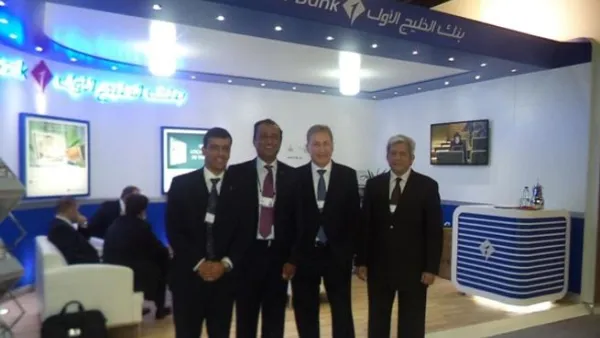 أندريه الصايغ، الرئيس التنفيذي لبنك الخليج الأول في مؤتمر سايبوس مع ممثلي البنك