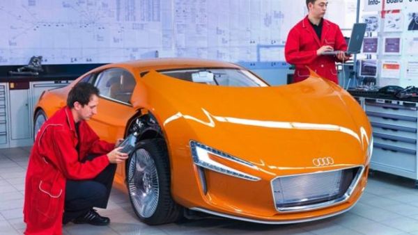 سيارة Audi R8 e-tron، أول سيارة رياضية تعمل بالكهرباء من "أودي"