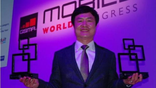 Award received by Dr. Hankil Yoon, SVP of Global Product Strategy Group Award received by Dr. Hankil Yoon, SVP of Global Product Strategy Group
