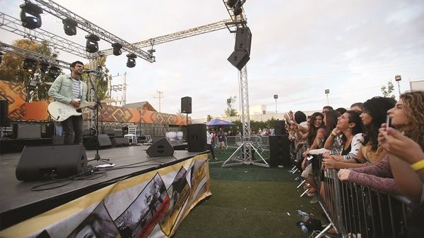 مهرجان باب