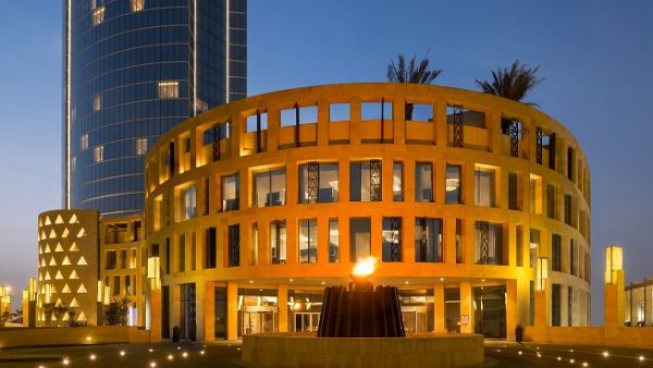 فندق برج رافال كمبينسكي قد نظّم العام الفائت مهرجاناً للمأكولات الصينية وحاز على رضا كافة الزوار. فندق برج رافال كمبينسكي قد نظّم العام الفائت مهرجاناً للمأكولات الصينية وحاز على رضا كافة الزوار.