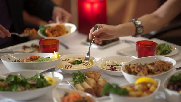 مطعم الباروك اللبناني في فندق كروان بلازا ابوظبي