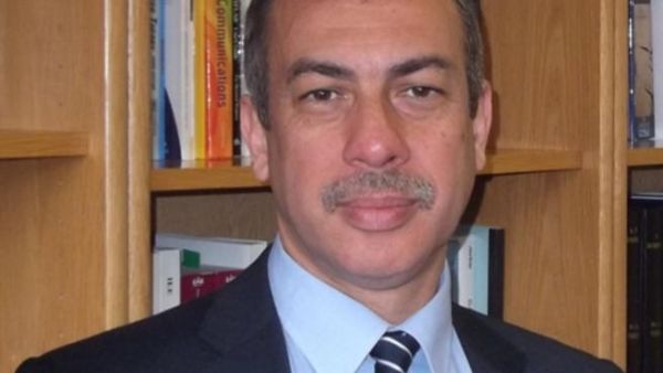 بيان شريف، عميد كلية الهندسة وأستاذ جامعي للهندسة الكهربائية وهندسة الكمبيوتر بيان شريف، عميد كلية الهندسة وأستاذ جامعي للهندسة الكهربائية وهندسة الكمبيوتر