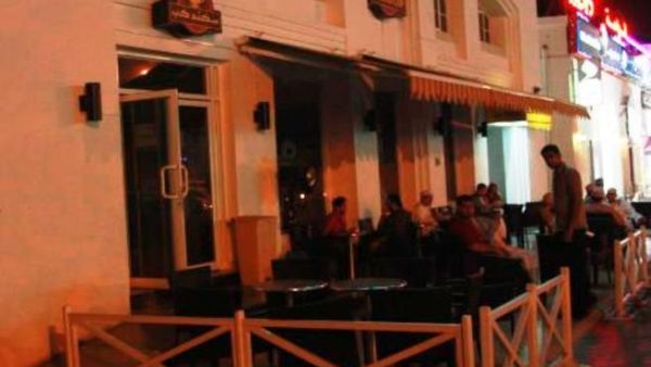 BMI switches off the lights for 60 minutes and serves customers in a candle-lit ambiance