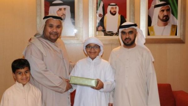 خلال التكريم خلال التكريم