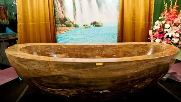 Caijou Bathtub Sells for AED6 4 million at Dubai Jewellery Week