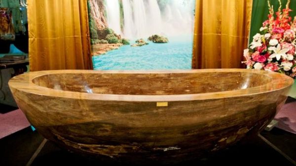 Caijou Bathtub Sells for AED6 4 million at Dubai Jewellery Week