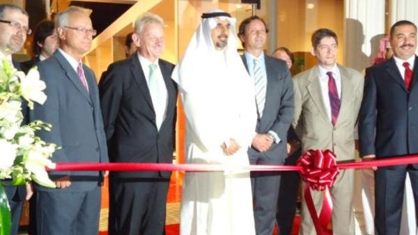 Siegfried Gansslen, CEO of Hansgrohe AG and Ayman Alshaya, CEO of Alshay Trading Company, during the ribbon cutting ceremony Siegfried Gansslen, CEO of Hansgrohe AG and Ayman Alshaya, CEO of Alshay Trading Company, during the ribbon cutting ceremony