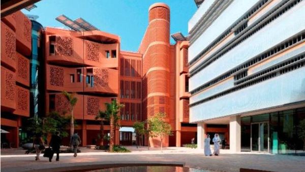 Central Courtyard of the Masdar Institute Campus, Masdar City Central Courtyard of the Masdar Institute Campus, Masdar City