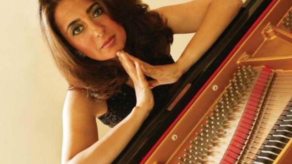 Concert Pianist Amira Fouad Concert Pianist Amira Fouad
