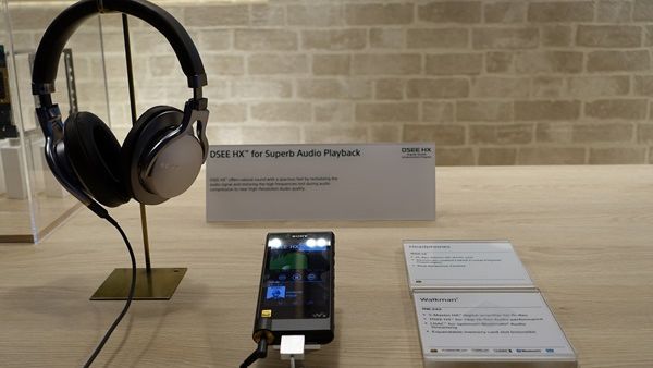 Sony h.ear go