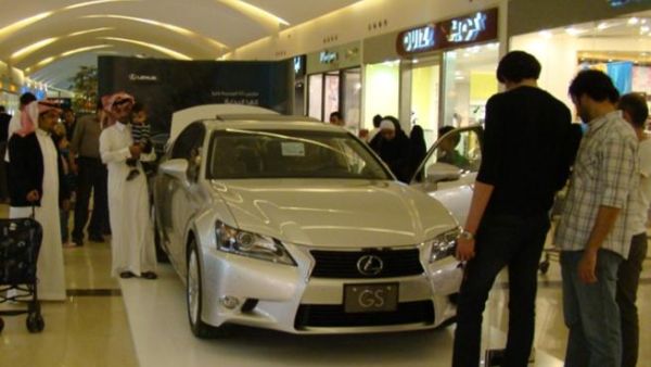 سيارة لكزس GS 2012