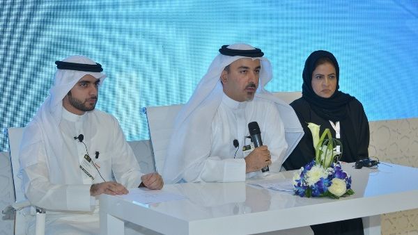 بطي الجميري وابتسام بن بليلة وعبدالعزيز البلوشي خلال المؤتمر الصحفي لجمارك دبي