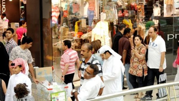 دبي للتسوق يمنح زخماً للقطاعات الرئيسية. دبي للتسوق يمنح زخماً للقطاعات الرئيسية.