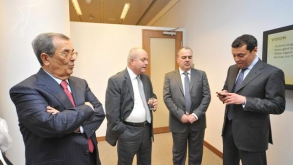 سميح دروزة (يسار) مع كل من الدكتور جورج نجار وسعيد دروزة وجواد خليفة سميح دروزة (يسار) مع كل من الدكتور جورج نجار وسعيد دروزة وجواد خليفة