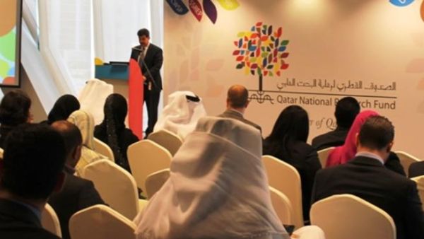 الدكتور عبد الستار الطائي، المدير التنفيذي للصندوق القطري لرعاية البحث العلمي خلال إطلاق التطبيق الجديد للأجهزة الذكية