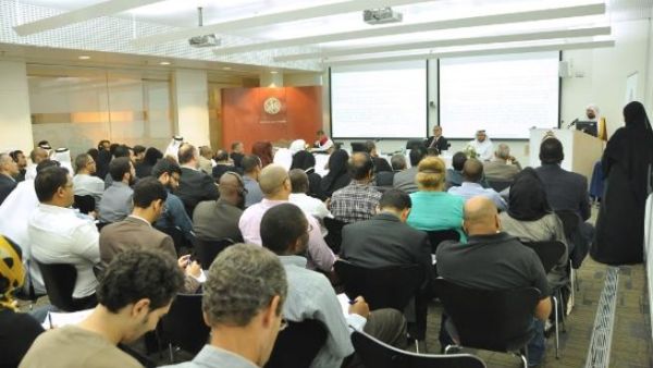الدكتور حاتم القرنشاوي، عميد كلية الدراسات الاسلامية، يتحدث في ندوة الصكوك التي نظمتها الكلية الدكتور حاتم القرنشاوي، عميد كلية الدراسات الاسلامية، يتحدث في ندوة الصكوك التي نظمتها الكلية