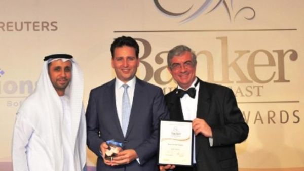Karim El Solh, CEO of Gulf Capital, receiving the award