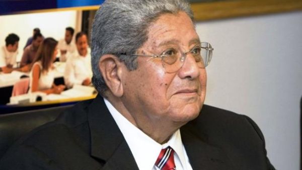 عمر حفني، رئيس جامعة دبي عمر حفني، رئيس جامعة دبي
