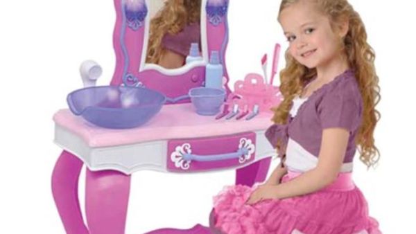 Dream Dazzlers Hair & Beauty Vanity Dream Dazzlers Hair & Beauty Vanity