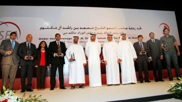 HH Sheikh Maktoum Bin Mohammed; Jamal Majid Bin Thaniah, Group CEO, Dubai World and Chairman of Dubai Trade; Mahmood Al Bastaki, Director, Dubai Trade, and winners at the ESEA 2010 