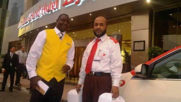 Emirates Grand Hotel handed the iftar packs to the drivers who greatly appreciated the gesture in keeping with the true spirit of Ramadan Emirates Grand Hotel handed the iftar packs to the drivers who greatly appreciated the gesture in keeping with the true spirit of Ramadan