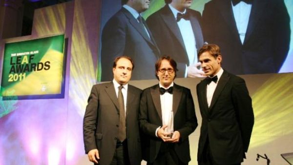 Ziad Yazbeck, Senior VP Sales & Marketing of Glass LLC with winners Ziad Yazbeck, Senior VP Sales & Marketing of Glass LLC with winners