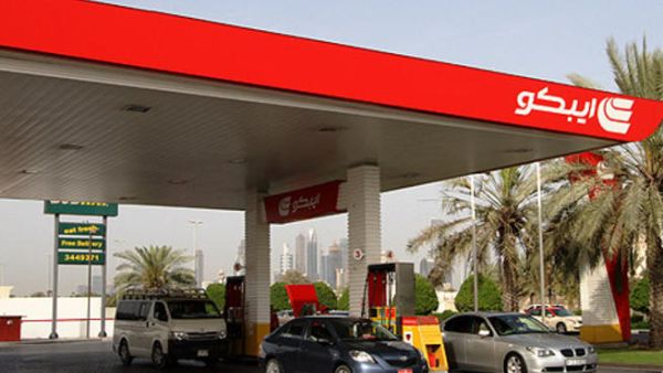 مع أن الإمارات هي ثالث أكبر بلد مصدر للنفط في العالم وتضخ الآن 2,5 مليون برميل يومياً إلا أنها تفتقر إلى الطاقة التكريرية الكافية في مواجهة نمو سريع للطلب مع زيادة السكان