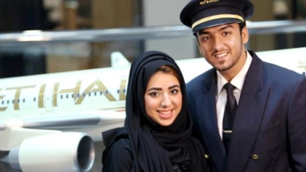 نورة المري، الموظفة الألف من مواطنات ومواطني دولة الإمارات العربية المتحدة العاملين بالاتحاد للطيران مع زوجها، فيصل النقبي، والذي يعمل طياراً متدرباً بالشركة بعد التحاقه بالدفعة التاسعة عشرة لبرنامج الطيارين المتدربين