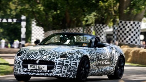 سيارة جاكوار F-TYPE