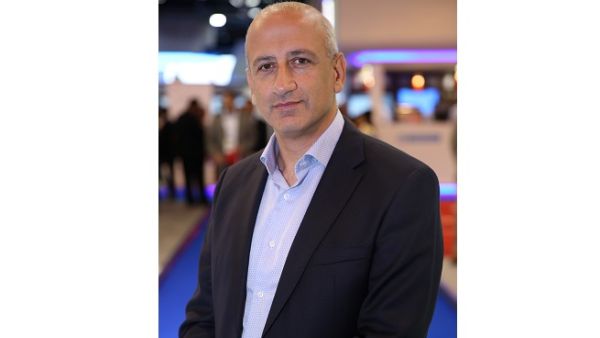 فادي مبارك نائب رئيس قنوات المبيعات في شركة أﭬايا العالمية فادي مبارك نائب رئيس قنوات المبيعات في شركة أﭬايا العالمية