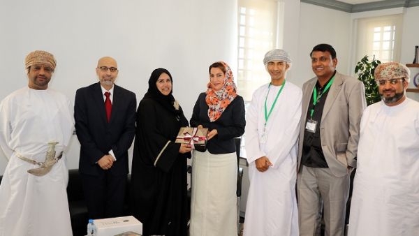 السيد فراس المير، مسؤول البحوث وتطوير السياسات بمؤتمر "ويش"، يقدم نتائج بحث حول التوحد خلال ورشة العمل الدولية الخامسة حول الغذاء وصحة الدماغ التي أقيمت في سلطنة عُمان. السيد فراس المير، مسؤول البحوث وتطوير السياسات بمؤتمر "ويش"، يقدم نتائج بحث حول التوحد خلال ورشة العمل الدولية الخامسة حول الغذاء وصحة الدماغ التي أقيمت في سلطنة عُمان.